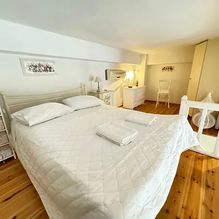 Apartman Roula's *