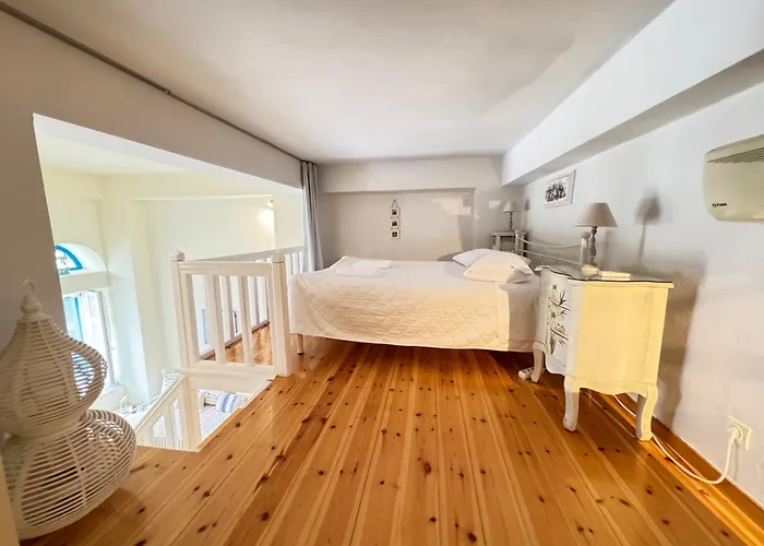 Roula's * Андрос